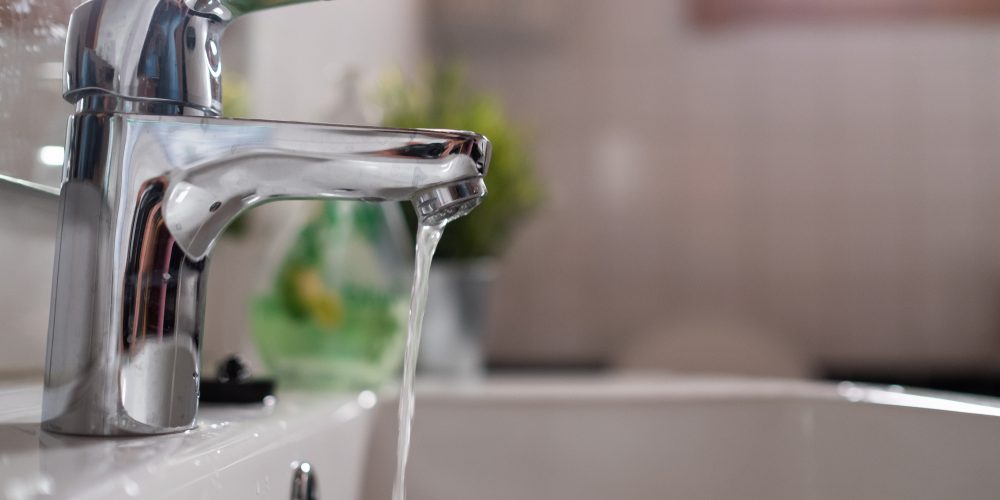 A running sink faucet with low water pressure